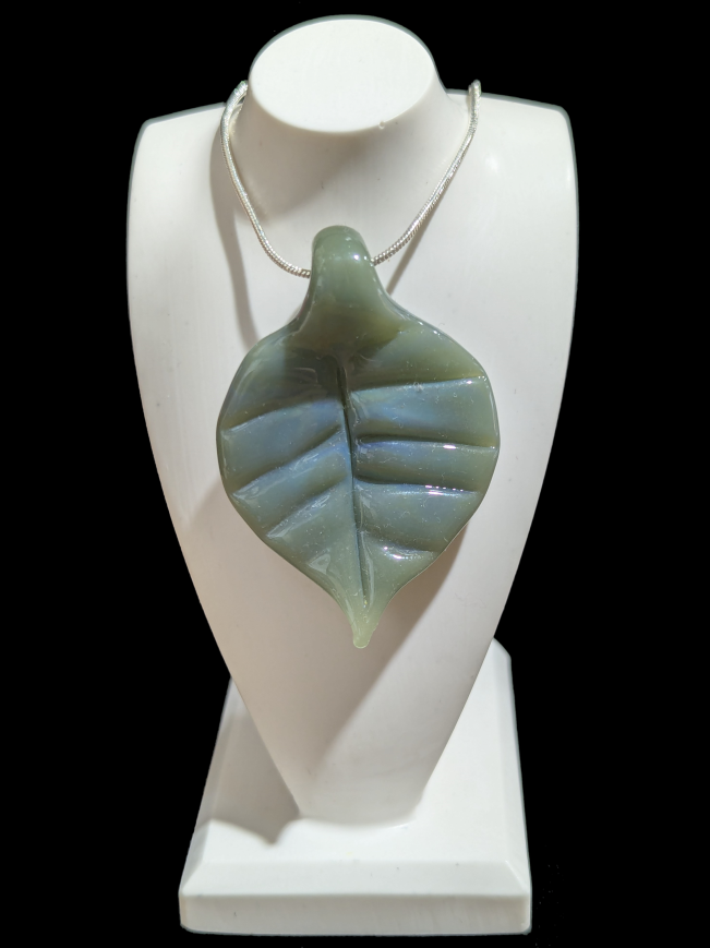 Leaf pendant