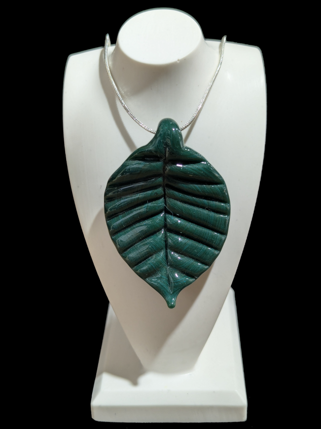 Leaf pendant