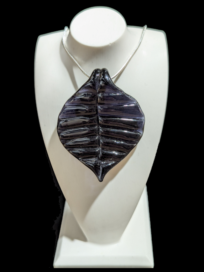 Leaf pendant