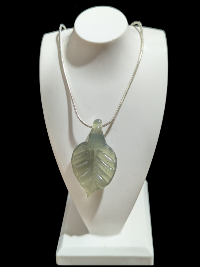 Leaf pendant